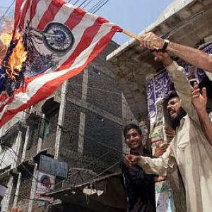 US to FREEZE $700 million aid to Pakistan