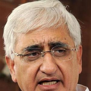 India would go along with UN decision on Syria: Khurshid
