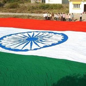 Indian-American creates world's largest tricolour