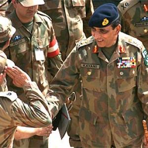 'Stop dialogue with Pakistani leaders, make peace with its army