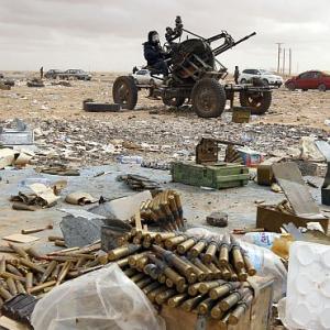 Libyan rebels take control of Ajdabiya, advance in Brega