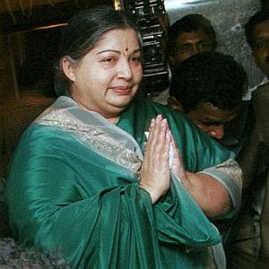 Article in SL defence website: Parties unite to back Jayalalithaa