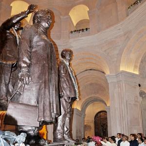 Should the statues of Mayawati and elephants in UP be covered?