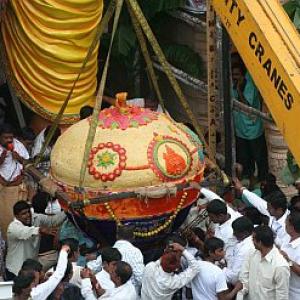 IN PICS: A 2,200 Kg laddu for this 52 ft Ganesha!