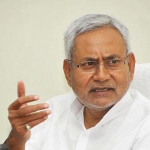 Nitish escalates JD-U stand-off; takes battle to President
