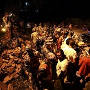 6.8 quake leaves Sikkim devastated, Nepal hit