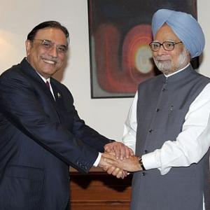 PM brings up Saeed with Zardari, asks Pak to act on terror