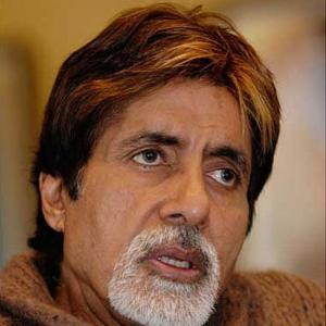 There is no anger, says Bachchan about Gandhis