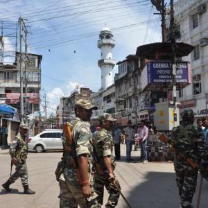 Assam bandh turns violent; one killed, several injured