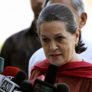 Fight BJP's blackmail AGGRESSIVELY: Sonia to Cong 