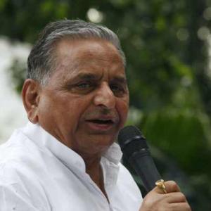 PM talks to Mulayam over quota in promotion bill