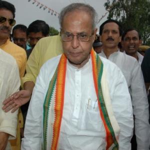 'Govt will be lame duck without super power Pranab'