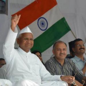 Passions run high at Anna Hazare's protest site