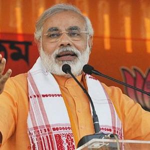 Modi campaigns in Himachal, calls PM 'Maun Mohan Singh'