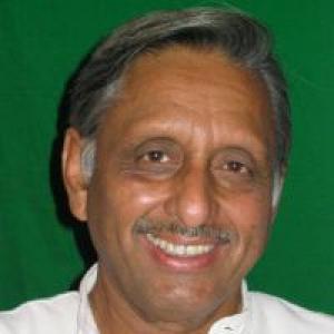 Aiyar compares MPs with animals; Cong apologises