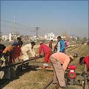 Railway employees to go on hunger strike for better pay
