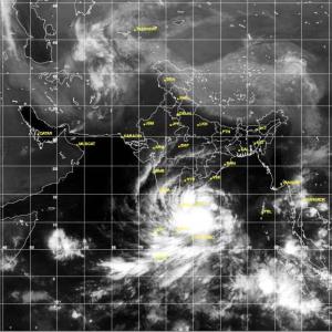 Cyclone Nilam inches closer to TN, AP