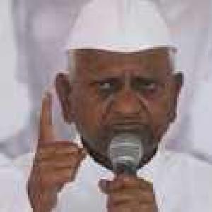 Politicians looted country more than Britishers: Hazare