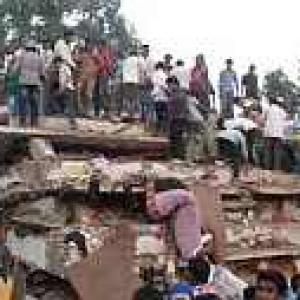 Thane collapse: 2 more held, TMC begins demolition drive