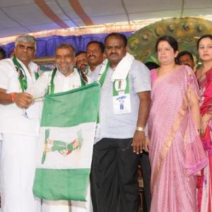 K'taka: Kumaraswamy, wife richest couple in poll fray