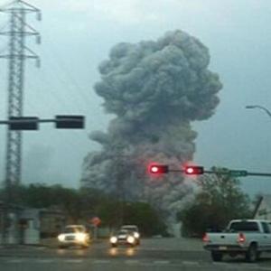 Big explosion at Texas fertilizer plant; casualties feared