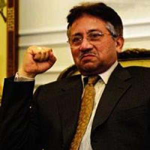 Musharraf told to cooperate in Bhutto probe
