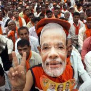 Cong is poison spreading hatred between communities: Modi