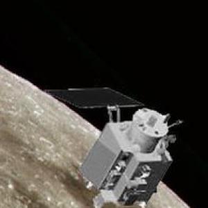 Why India's Chandrayaan-2 won't leave earth