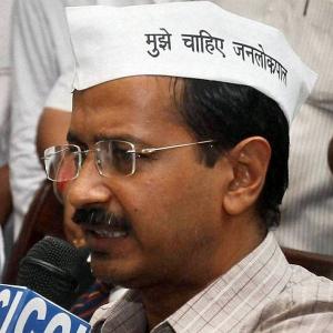 I will run govt from dharna site: Kejriwal