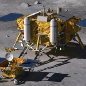 China's first lunar rover 'Jade Rabbit' lands on moon