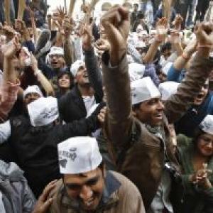 BJP attacks AAP for taking Cong support to form govt