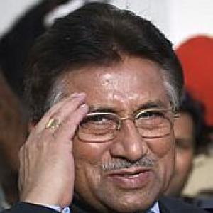 Musharraf's treason trial adjourned after security scare