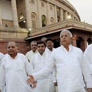 Mulayam on Lalu: 'Some are licking the feet of Congress leaders'