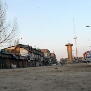 Kashmir: Streets deserted, Hurriyat hurt, mobiles jammed