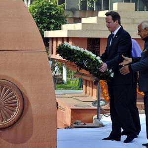 VIDEO: Cameron pays tribute to Jallianwala victims