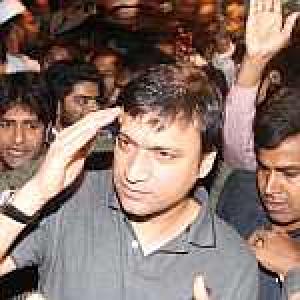 Court allows petition to take voice sample of Owaisi