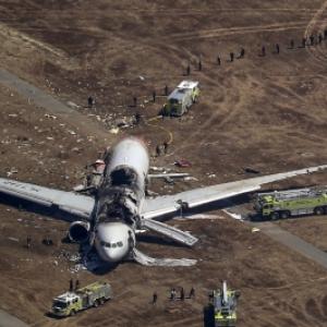 2 killed, over 180 injured as plane crashes in San Francisco