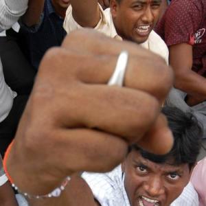 AP MLAs create ruckus over Telangana; house adjourned twice