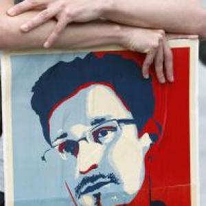 Don't give propaganda platform to Snowden: US to Russia