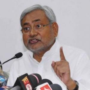 Train mishap: Nitish flays MOS rly for blaming Bihar govt