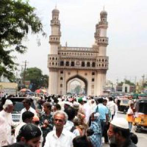 CWC endorses Telangana, silent on Hyderabad