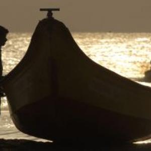 Indian coast guard arrests 25 Lankan fishermen