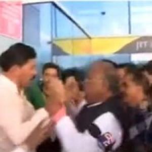 AP Cong, TDP leaders scuffle over ferrying U'khand pilgrims