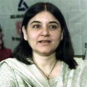 Court orders FIR in complaint against Maneka