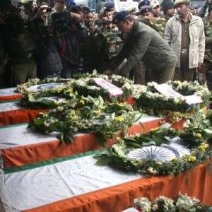 PIX: Slain jawans honoured; curfew clamped in Srinagar