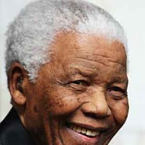 Nelson Mandela back in hospital with lung infection