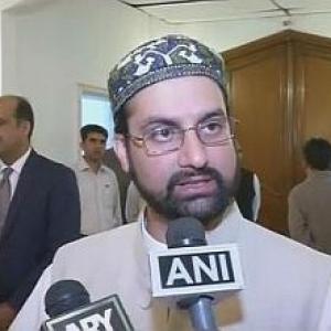 Pak PM's advisor meets Kashmiri separatists in Delhi