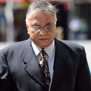 Dr Patel likely to walk free, Aus prosecutors drop charges