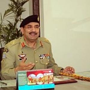 Pak General quits after Nawaz ignores him for army chief post