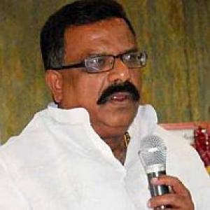 Another Andhra minister quits UPA govt over Telangana